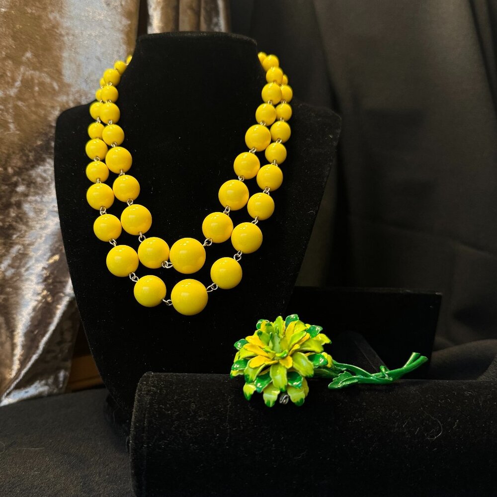 Graduated Double Yellow Beads Large Green Enamel Metal Flower Pin on Spring